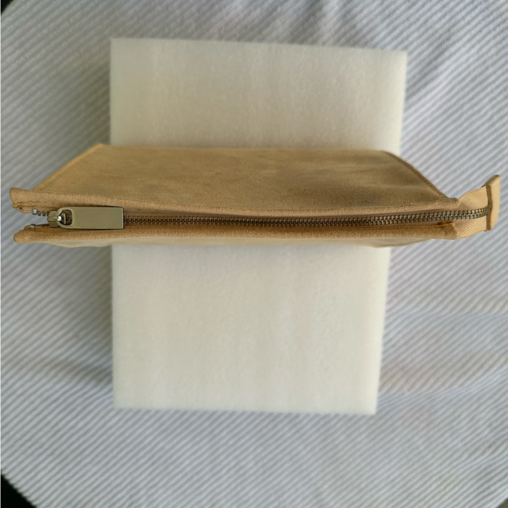 Michael Michael Kors Suede Tan Cosmetic Beauty Zipper Bag 8 1/2” X 6 1/4” X 3” - Picture 5 of 13